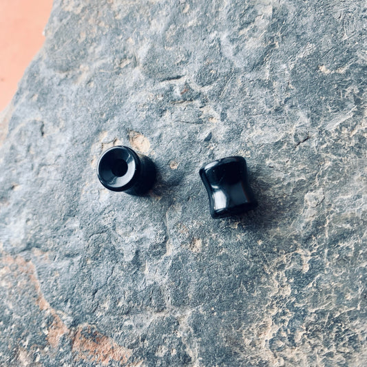 Schwarzer Onyx Plugs 8mm - DreadLocos Shop