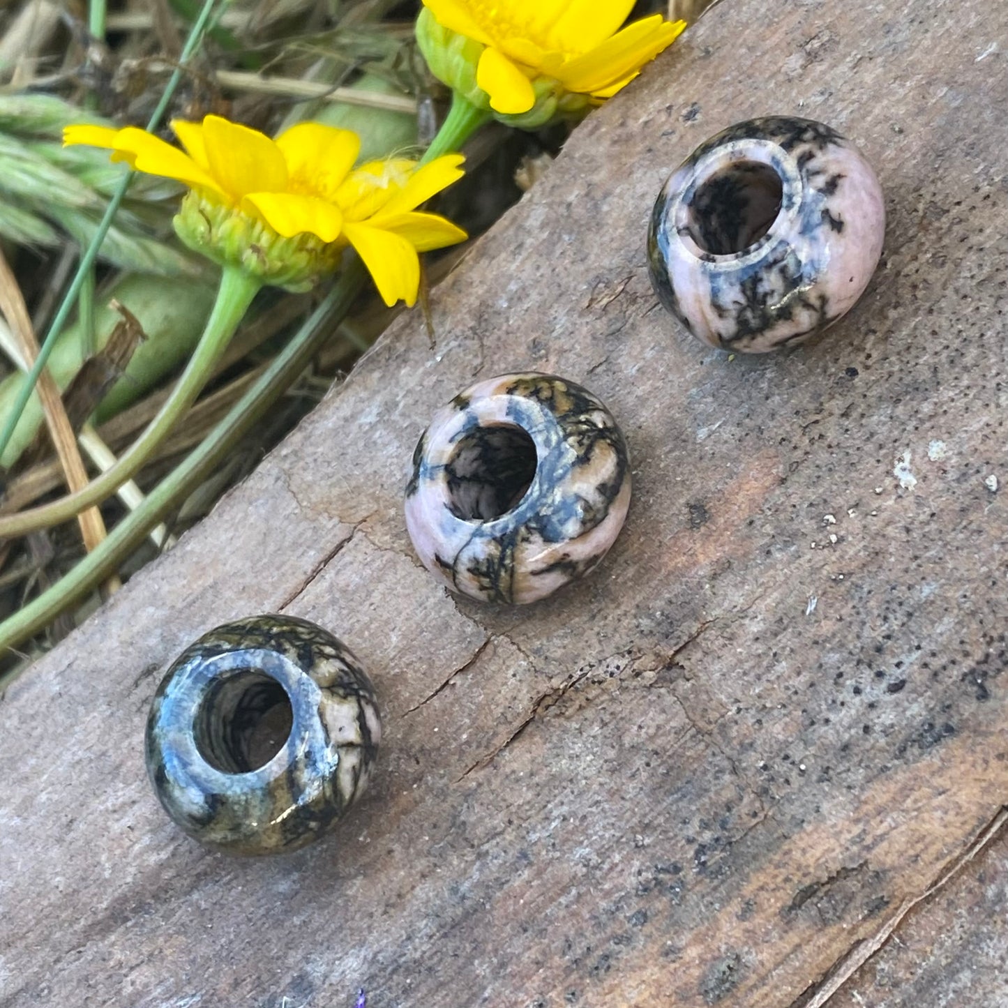 Nakimani Perle Black Rhodonite – Natürlicher Stein für Dreads