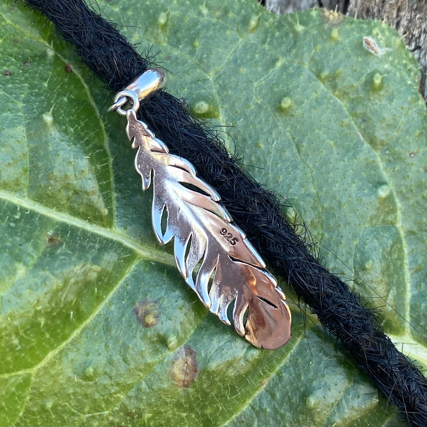 Nakimani Feder-Anhänger – 925er Silber