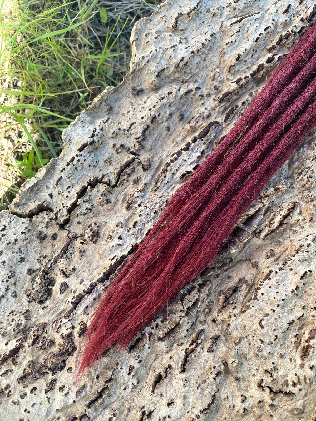 10 Europäische Echthaar Dreadlocks in Mahaghoni Dark Violine #66