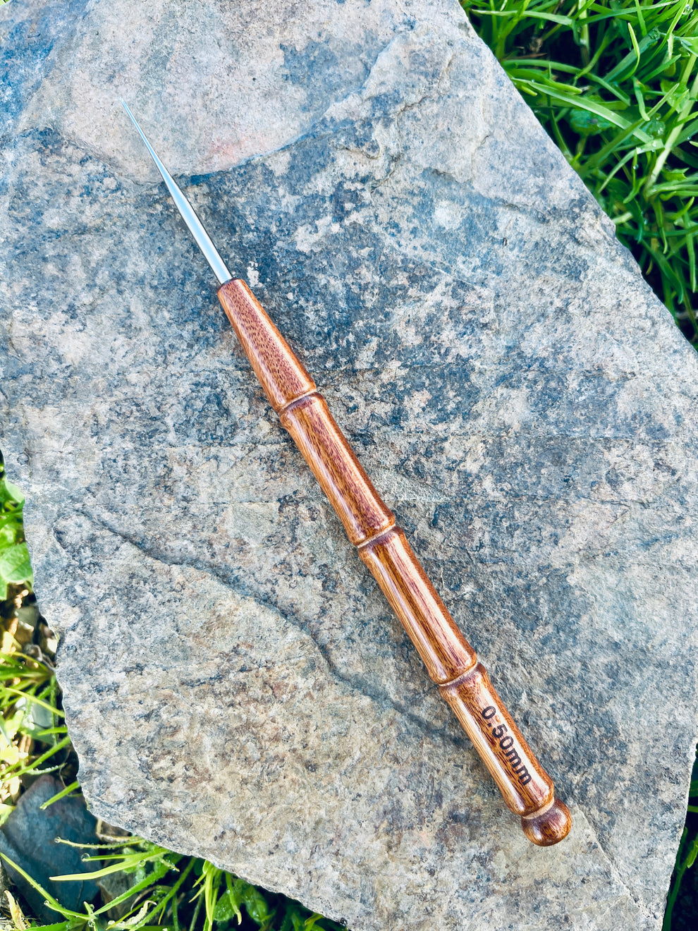 Lamaní Häkelnadel Dark Brown - DreadLocos Shop