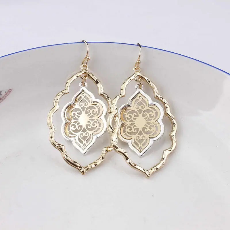 Ranya Filigran Quatrefoil Floral Ohrringe