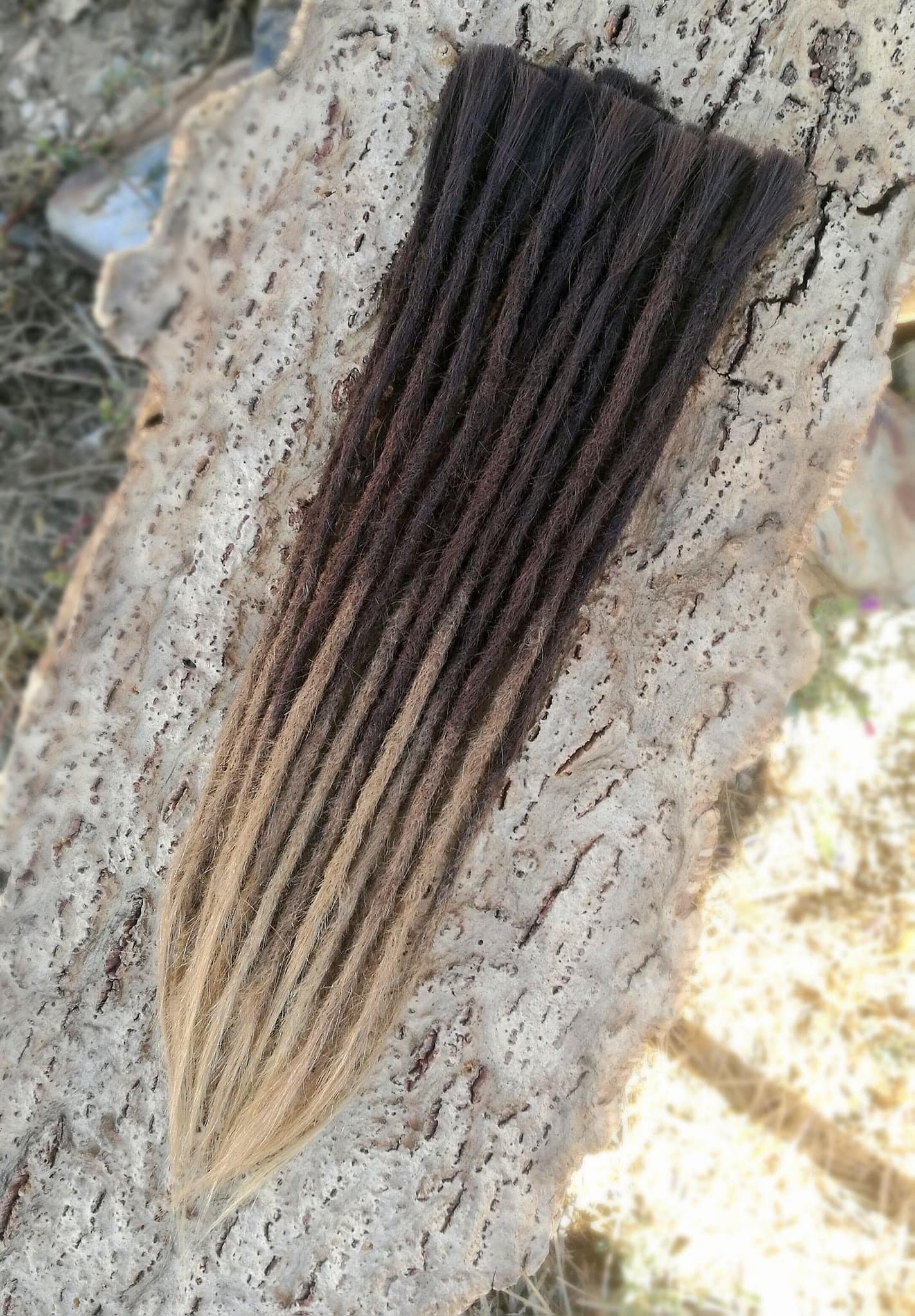 10 Europäische Echthaar Dreadlocks 45cm in Mittelbraun/Naturblond Ombre