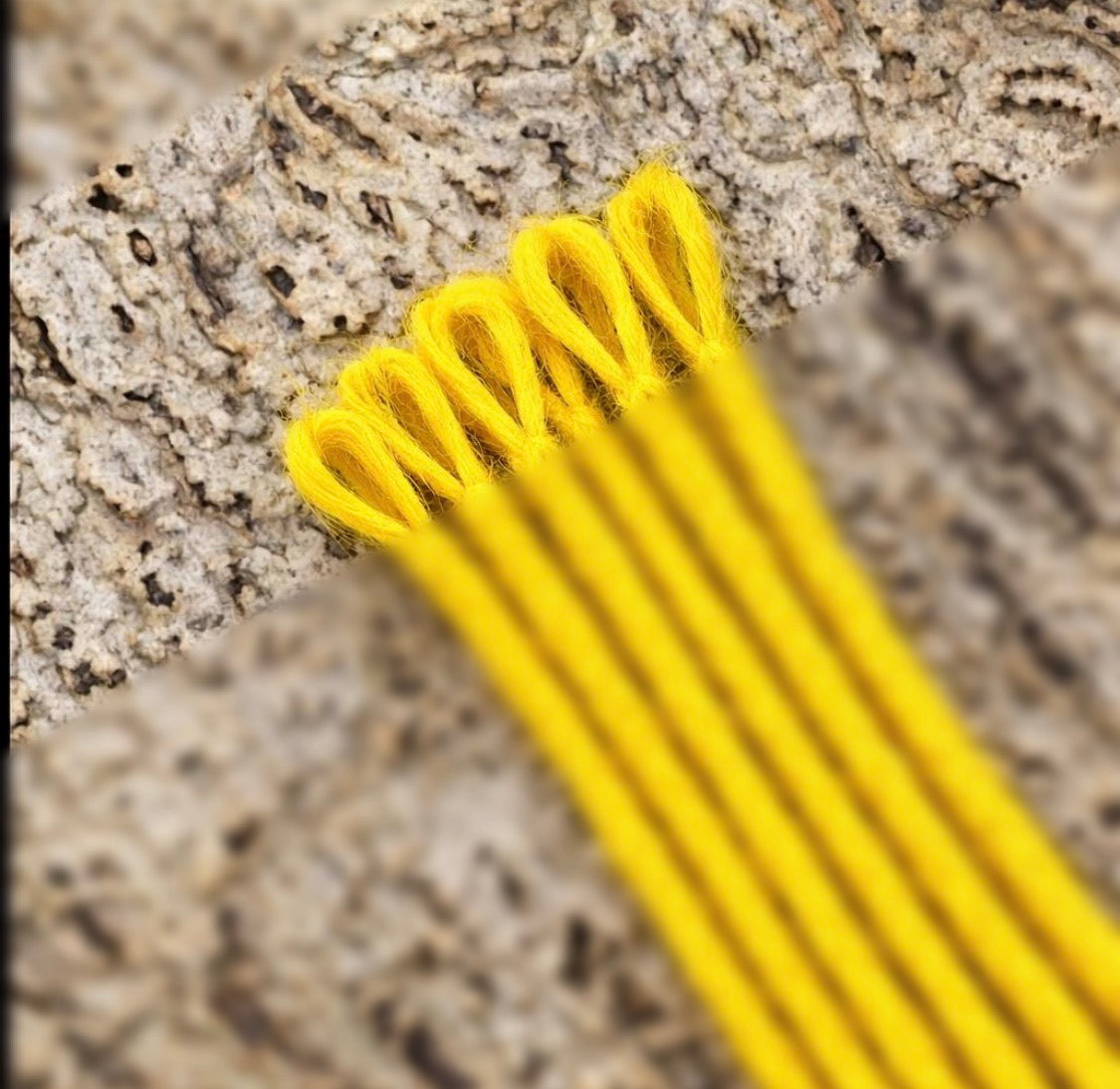 10 Europäische Echthaar Dreadlocks in Mustard Yellow - DreadLocos Shop